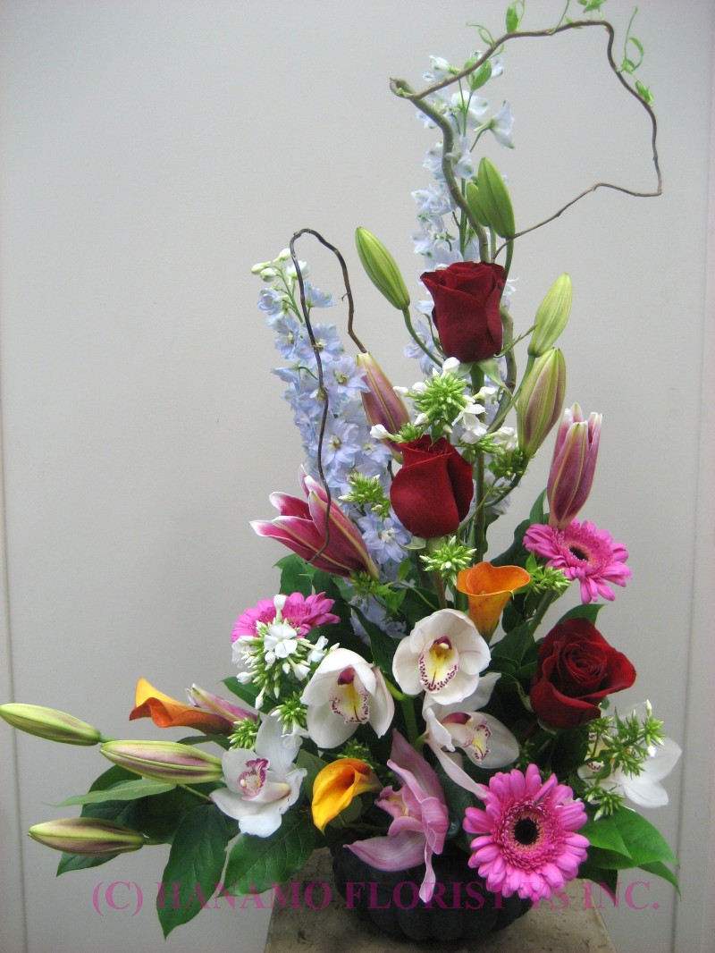 VALE009 Hanamo Seasonal Designer's Ikebana Arrangement ML